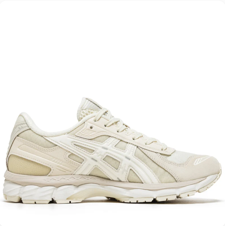 ASICS INVINCIBLE Low-Top Sneakers - Cream & Beige