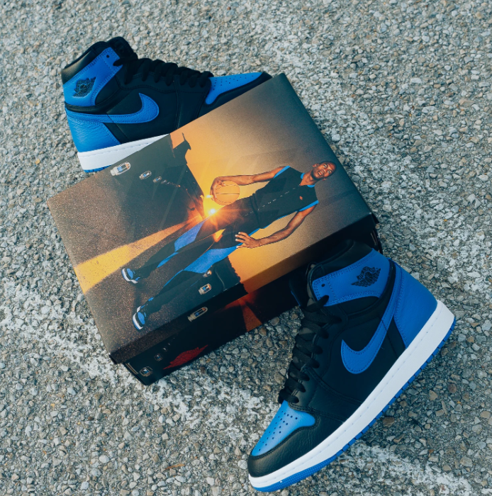 Air Jordan 1 High Sneakers - Black & Royal Blue