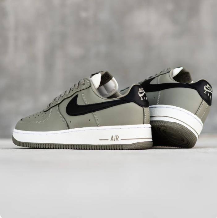 Nike Air Force 1 Low Sneakers - Grey & Black