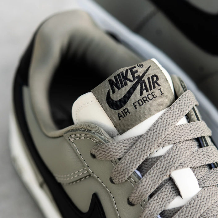 Nike Air Force 1 Low Sneakers - Grey & Black